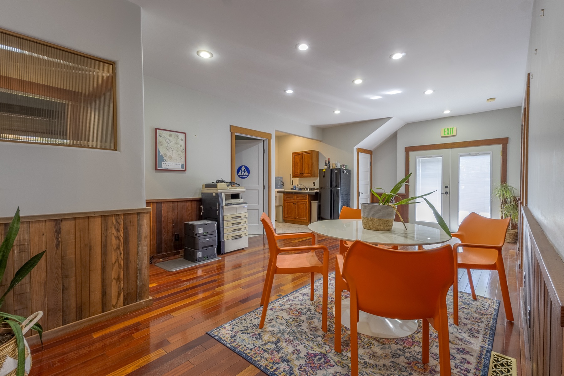 230 Center Street photo 6